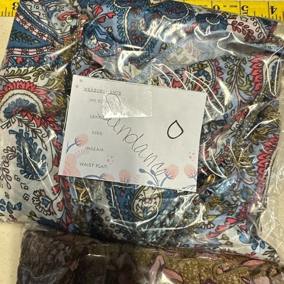 SUNDANCE PAISLEY SILK BEADED woman’s pullover blouse. SM - Picture 11 of 11